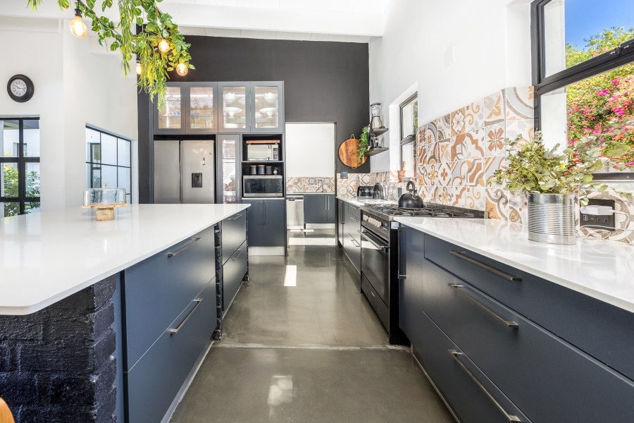 5 Bedroom Property for Sale in Elim Western Cape